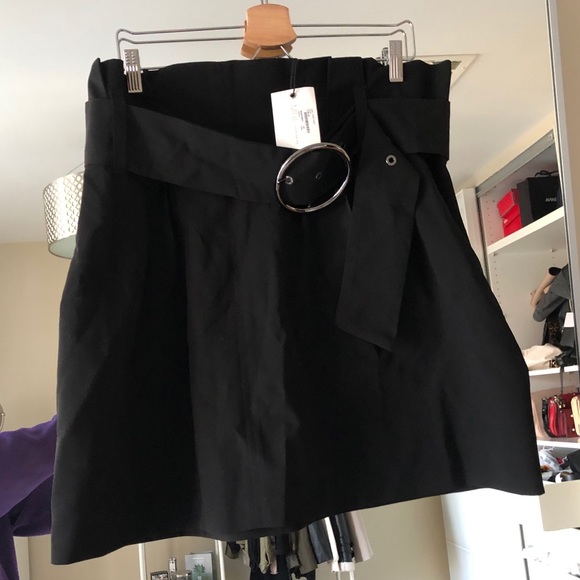 Paper bag waist skirt with large belt buckle - Picture 2 of 5